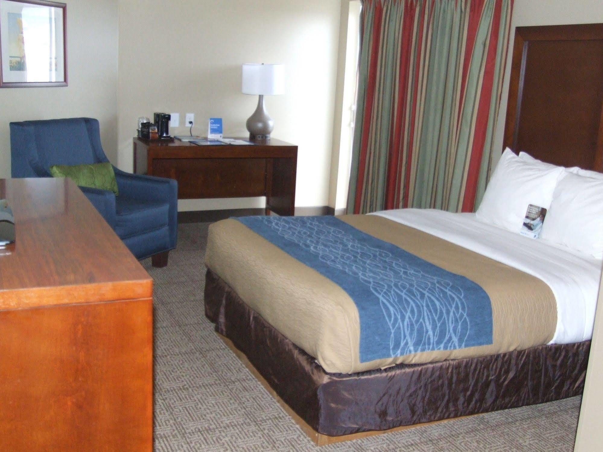 Comfort Inn & Suites Ocean Shores Esterno foto
