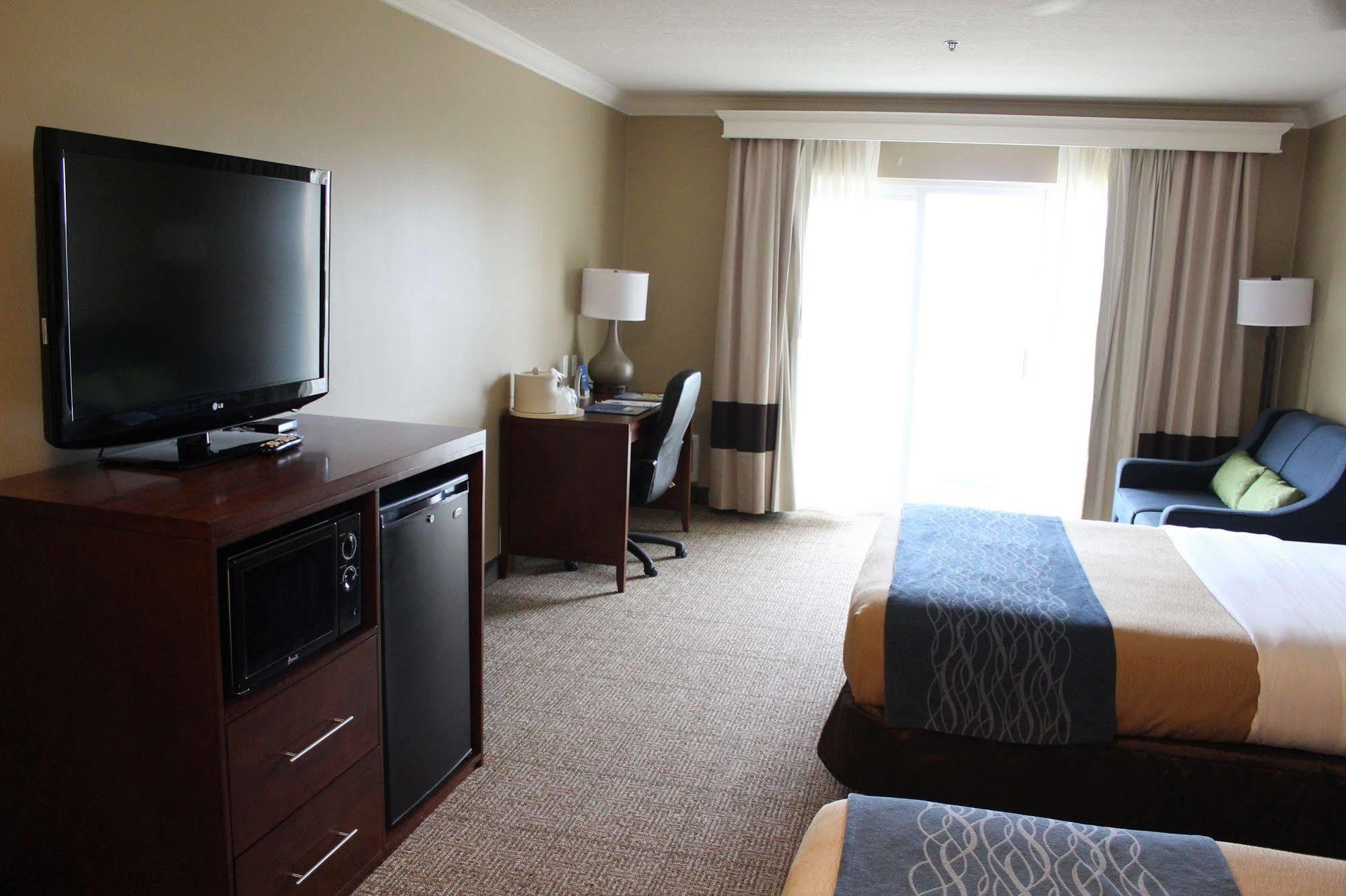 Comfort Inn & Suites Ocean Shores Esterno foto